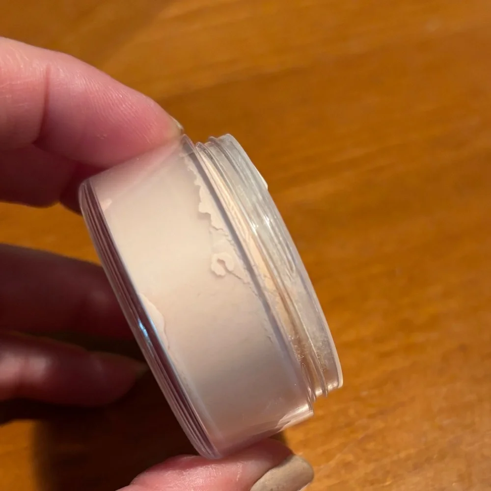 Kat Von D Lock It Brightening Powder